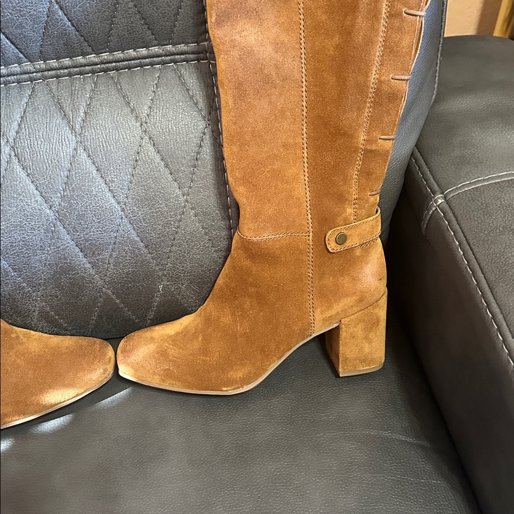 Franko Sarto Elegant Tan Suede Knee-High Boots - Picture 3 of 9